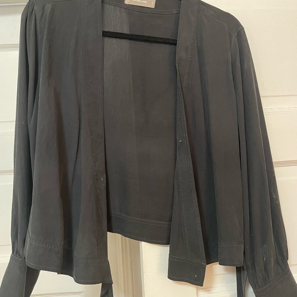 EUC Everlane The Washable Silk Wrap Top in Black - Picture 2 of 8